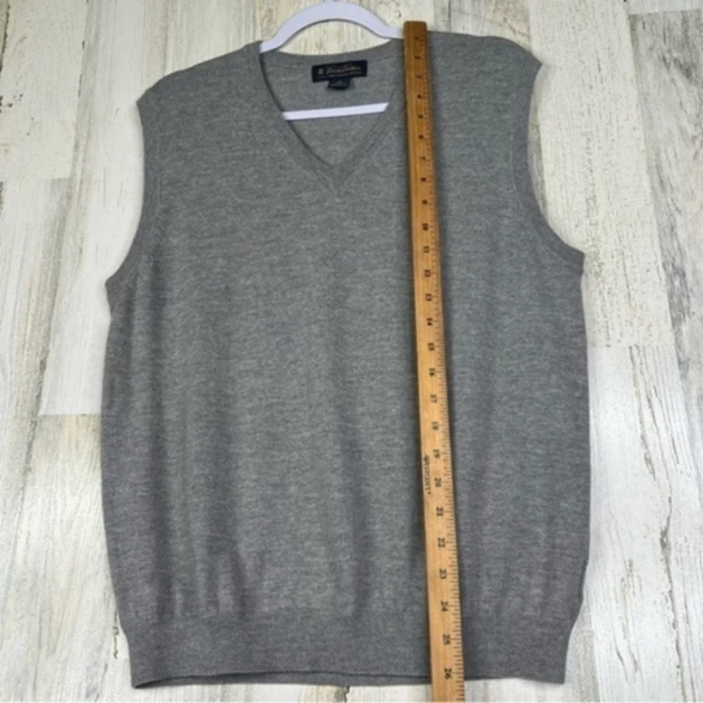 Brooks Brother Mens Extra Fine Merino‎ Wool Vest Size XL Grey V-neck